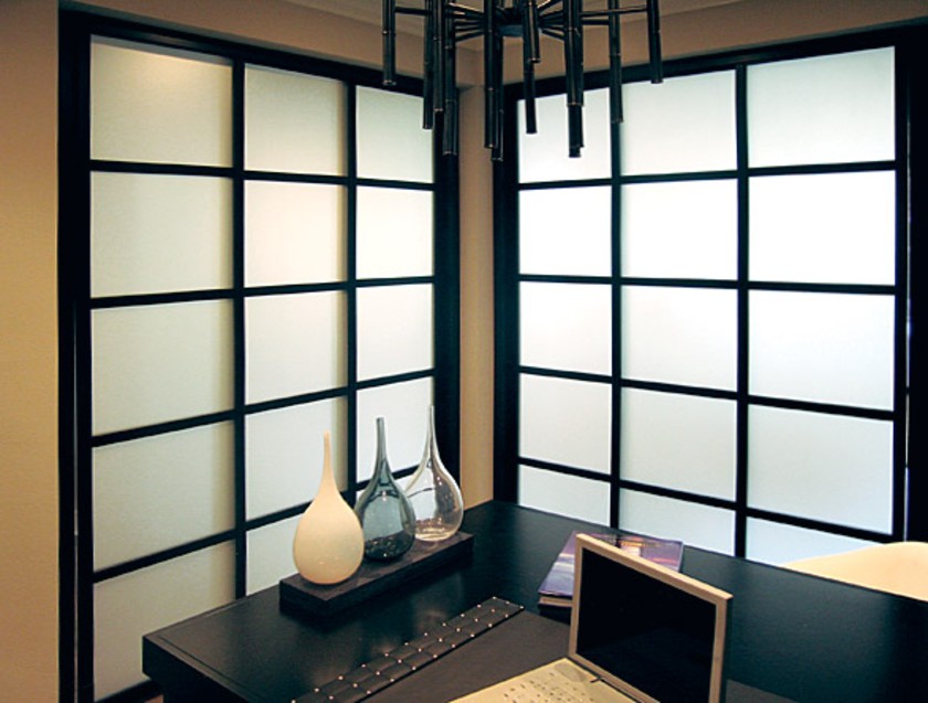 Угловая перегородка в японском стиле с матовым стеклом Таганрог