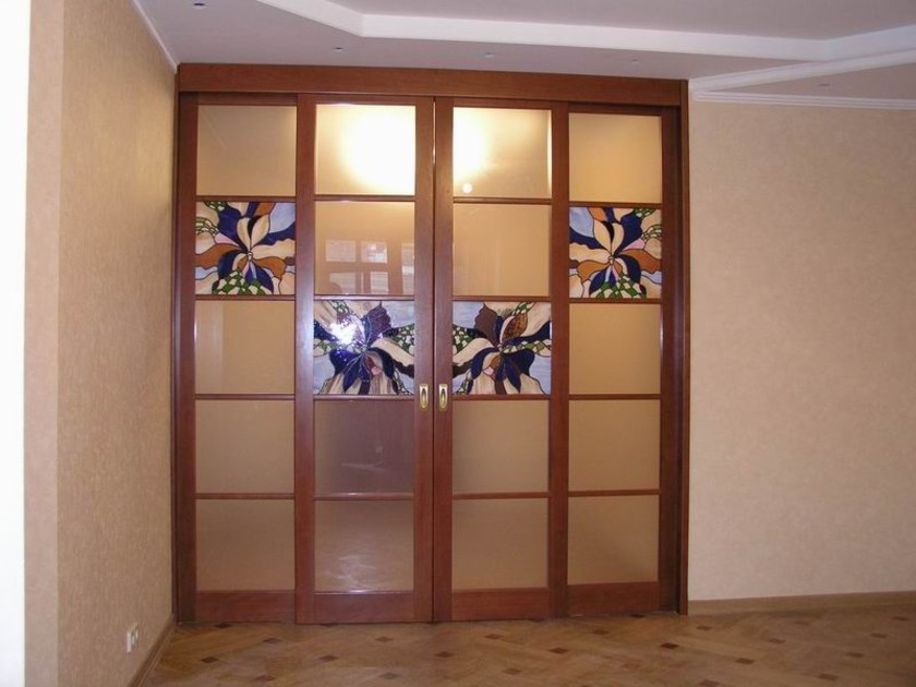 Перегородка с цветными стеклянными вставками Таганрог