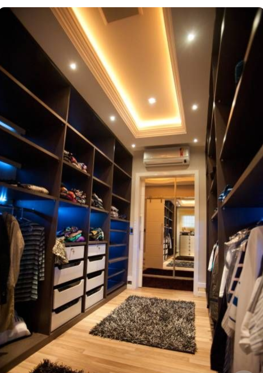 Большая открытая гардеробная комната с комбинированным наполнением Таганрог