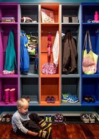 Детская цветная гардеробная комната Таганрог