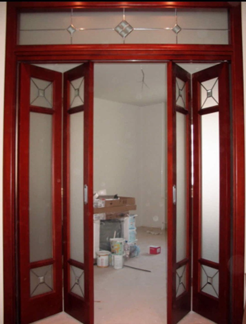 Дверь гармошка с декоративными стеклянными вставками Таганрог