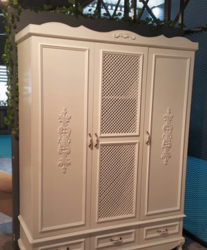Распашные двери с декоративными накладками Таганрог